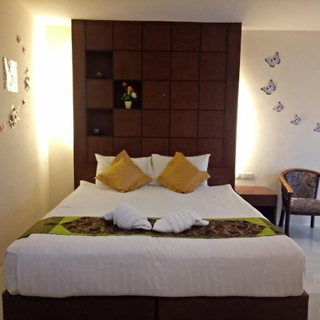 7 Sky Residency Hotel Patong Bagian luar foto