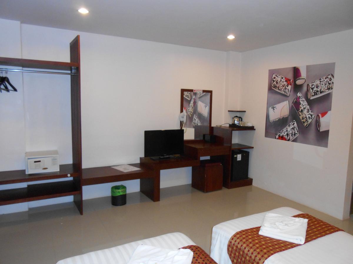 7 Sky Residency Hotel Patong Bagian luar foto