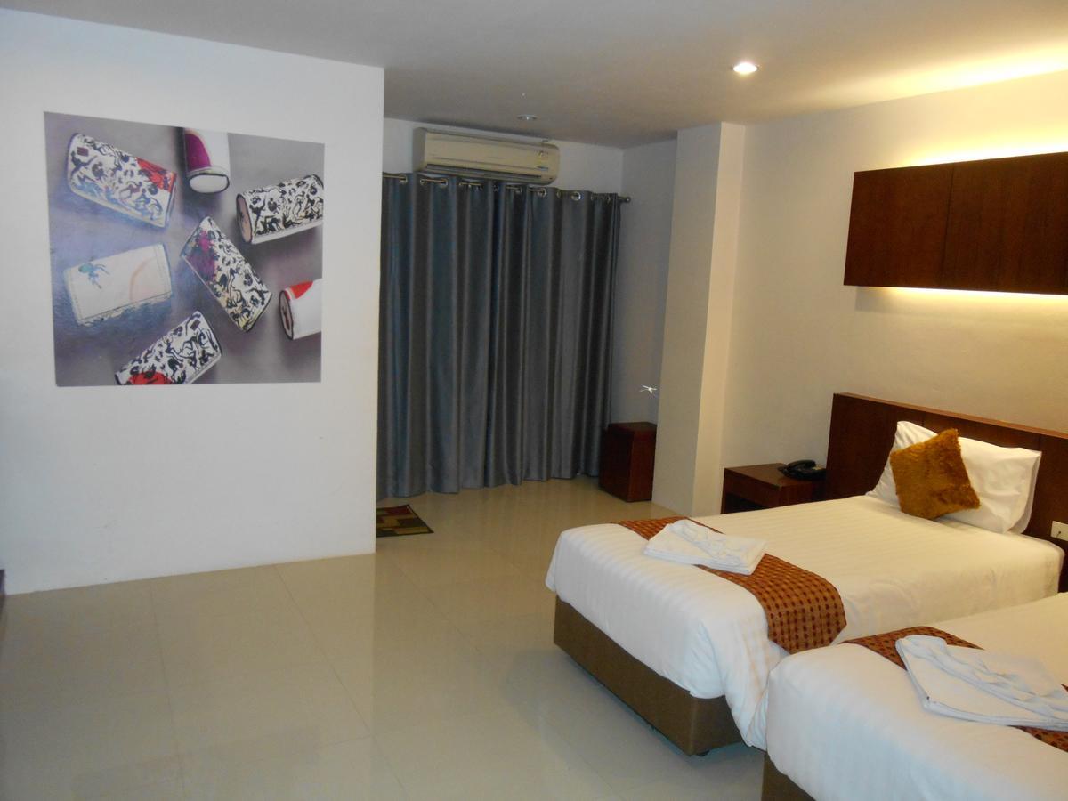 7 Sky Residency Hotel Patong Bagian luar foto