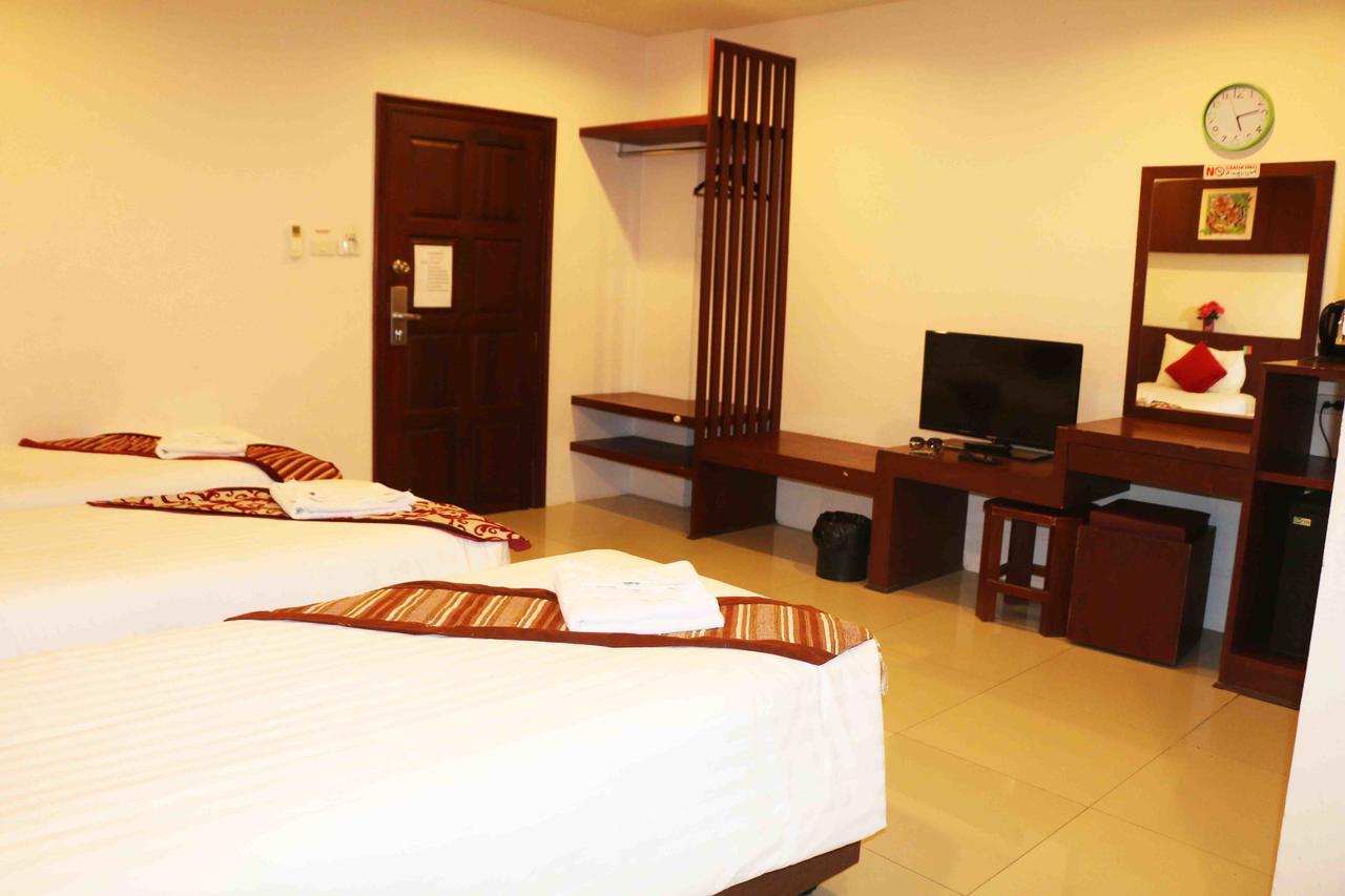 7 Sky Residency Hotel Patong Bagian luar foto