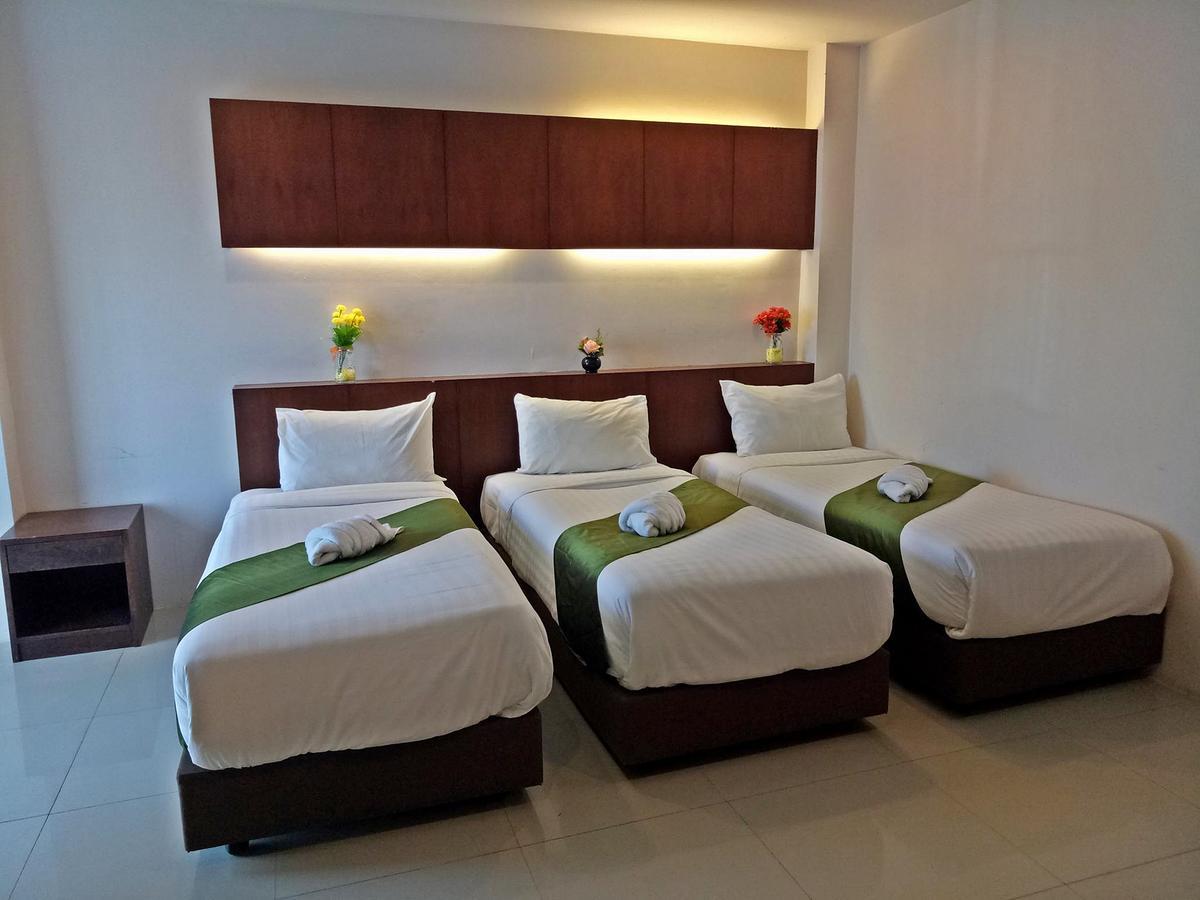 7 Sky Residency Hotel Patong Bagian luar foto