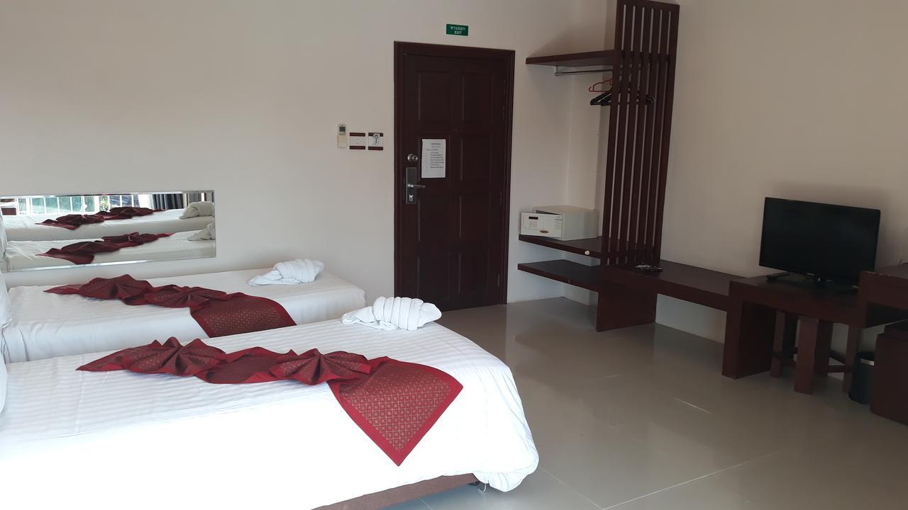 7 Sky Residency Hotel Patong Bagian luar foto