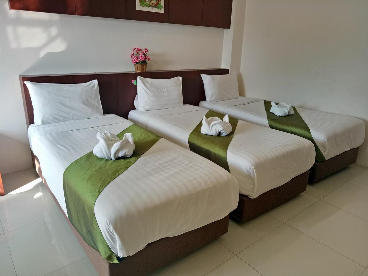 7 Sky Residency Hotel Patong Bagian luar foto