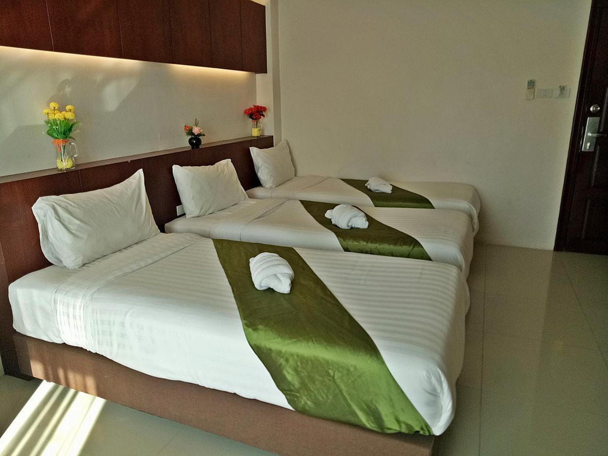 7 Sky Residency Hotel Patong Bagian luar foto