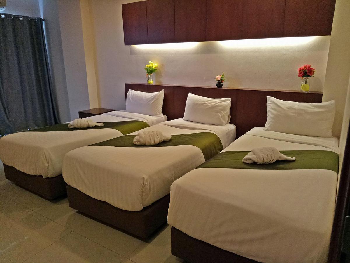 7 Sky Residency Hotel Patong Bagian luar foto