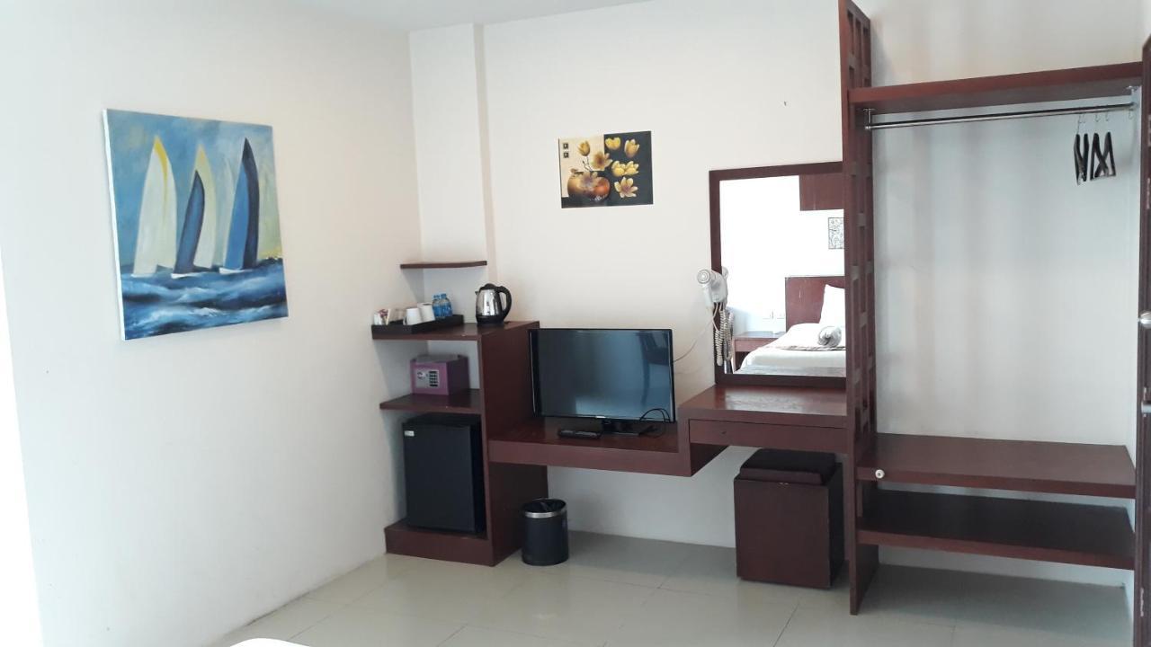 7 Sky Residency Hotel Patong Bagian luar foto