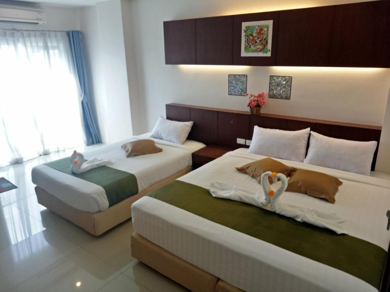 7 Sky Residency Hotel Patong Bagian luar foto